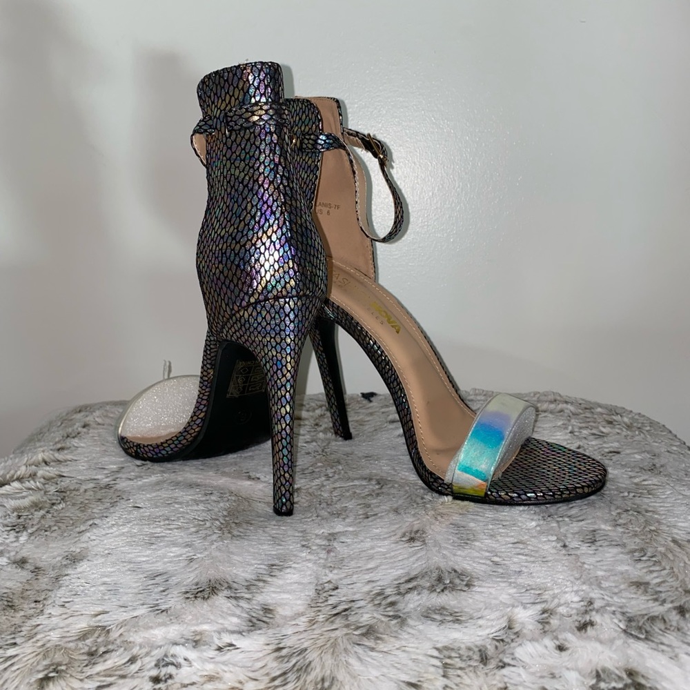 Heels - Picture 2 of 3